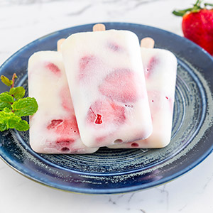 Yoghurt aardbeien ijs NovaShops, dé dieetwebshop